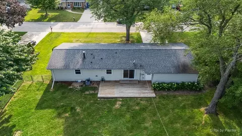 View/Area - 136 Scott Dr, East Dundee, IL 60118 photo 2 of 7