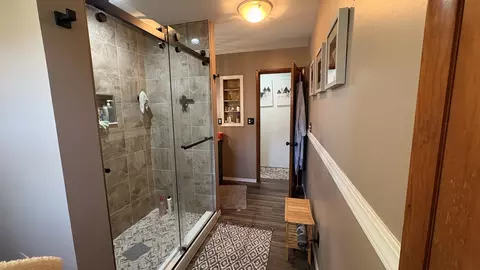 Bath - 55 Dawn Ave, Plano, IL 60545 photo 3 of 4