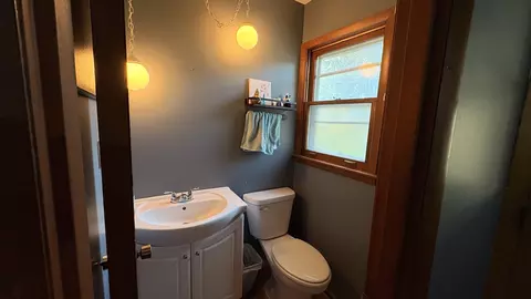 Bath - 55 Dawn Ave, Plano, IL 60545 photo 1 of 4