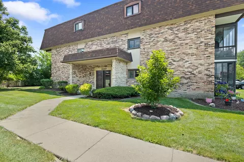11137 East Rd #A, Palos Hills, IL 60465