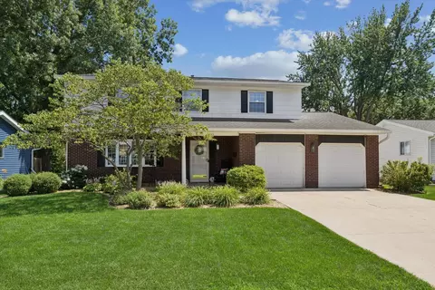 2305 E 31st St, Davenport, IA 52807