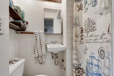 Bath - 2856 W 38th Pl, Chicago, IL 60632 photo 2 of 4