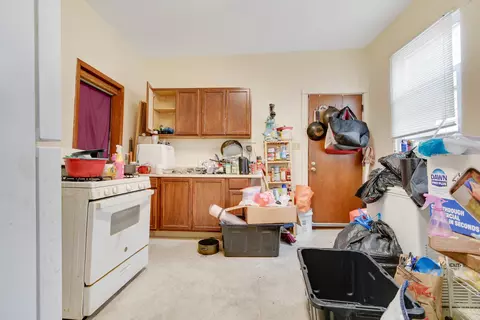 Kitchen - 2856 W 38th Pl, Chicago, IL 60632 photo 4 of 5