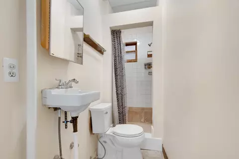 Bath - 2856 W 38th Pl, Chicago, IL 60632 photo 1 of 4