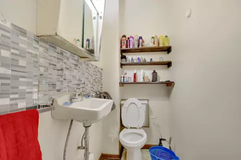 Bath - 2856 W 38th Pl, Chicago, IL 60632 photo 4 of 4