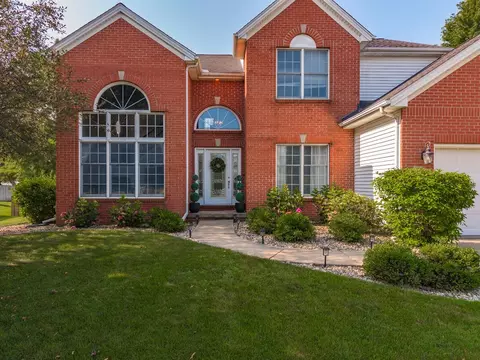 Exterior - 17 Waterside Cir, Bloomington, IL 61704 photo 7 of 7