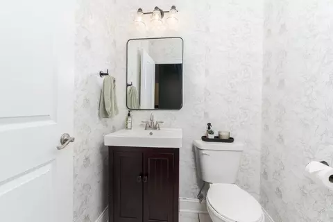 Bath - 17 Waterside Cir, Bloomington, IL 61704 photo 1 of 7