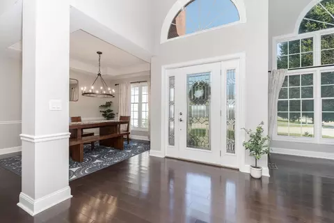 Entry Way - 17 Waterside Cir, Bloomington, IL 61704 photo 2 of 7