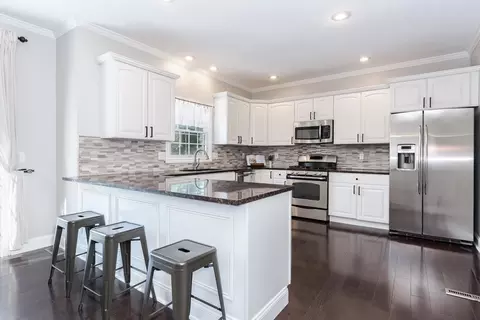 Kitchen - 17 Waterside Cir, Bloomington, IL 61704 photo 2 of 4
