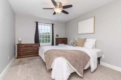 Bedroom - 17 Waterside Cir, Bloomington, IL 61704 photo 4 of 6