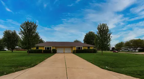2547 N 4645th Rd, Somonauk, IL 60552