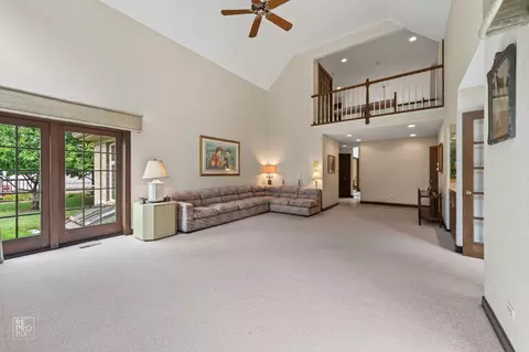 6515 Manor Dr, Burr Ridge, IL 60527 photo 8
