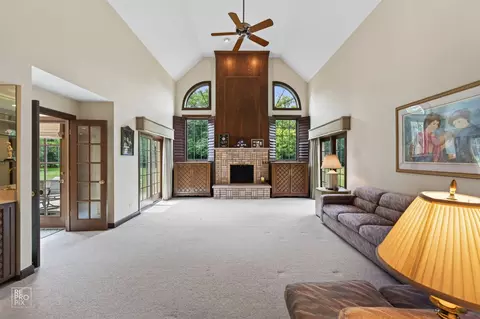 6515 Manor Dr, Burr Ridge, IL 60527 photo 7