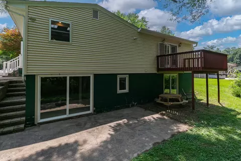 Exterior - 3325 40th St, Moline, IL 61265 photo 3 of 4