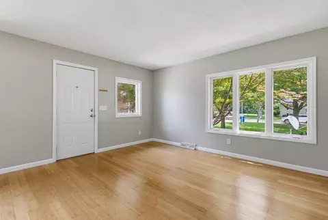 Living - 3325 40th St, Moline, IL 61265 photo 1 of 5
