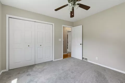 Bedroom - 3325 40th St, Moline, IL 61265 photo 5 of 7