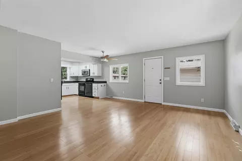 Living - 3325 40th St, Moline, IL 61265 photo 4 of 5