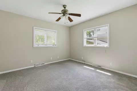 Bedroom - 3325 40th St, Moline, IL 61265 photo 4 of 7