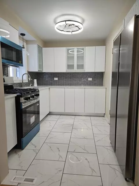 Kitchen - 10638 S Eberhart Ave, Chicago, IL 60628 photo 1 of 1