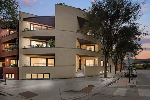 4662 N Winthrop Ave #1S, Chicago, IL 60640