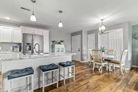 Kitchen - 220 E Franklin St #204, Eldridge, IA 52748 photo 5 of 7