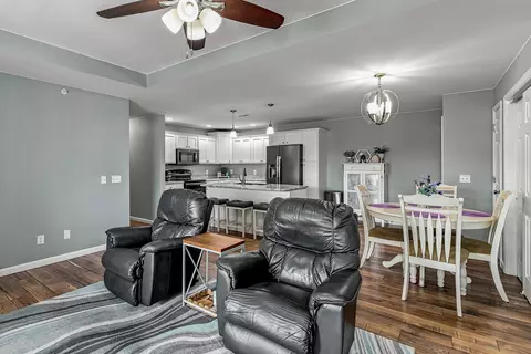 Living - 220 E Franklin St #204, Eldridge, IA 52748 photo 4 of 4