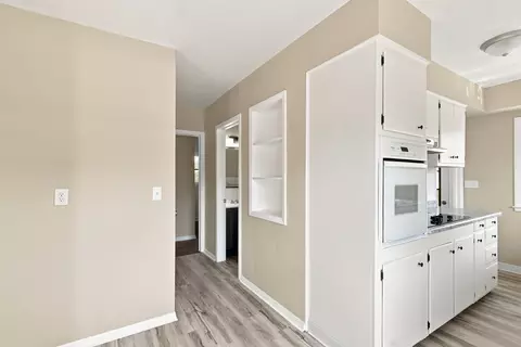 Entry Way - 5011 48th St, Moline, IL 61265 photo 4 of 4