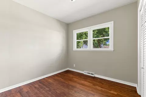 Bedroom - 5011 48th St, Moline, IL 61265 photo 3 of 8