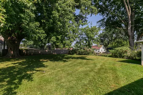 Exterior - 5011 48th St, Moline, IL 61265 photo 5 of 7