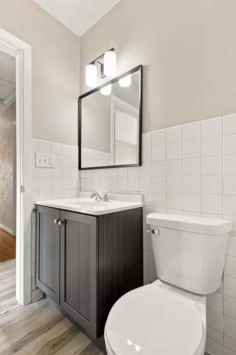 Bath - 5011 48th St, Moline, IL 61265 photo 2 of 3