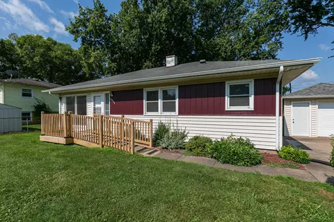 Exterior - 5011 48th St, Moline, IL 61265 photo 3 of 7