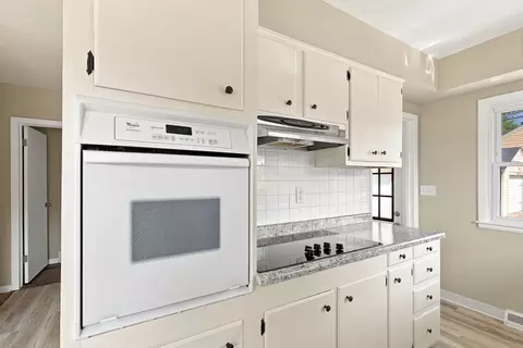 Kitchen - 5011 48th St, Moline, IL 61265 photo 1 of 4