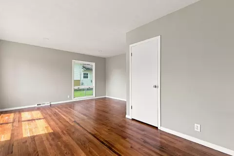 Living - 5011 48th St, Moline, IL 61265 photo 2 of 3