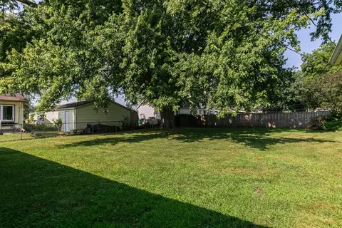Exterior - 5011 48th St, Moline, IL 61265 photo 4 of 7