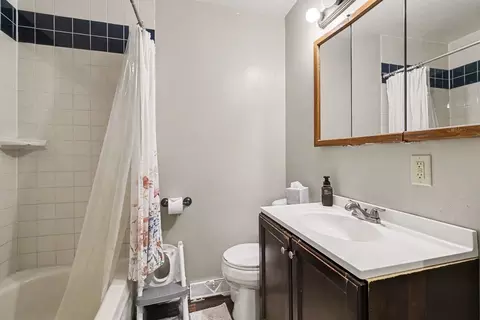 Bath - 2403 Hacker Dr, Joliet, IL 60435 photo 2 of 4
