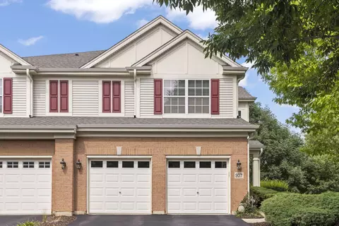 957 Winners Cup Ct, Naperville, IL 60565