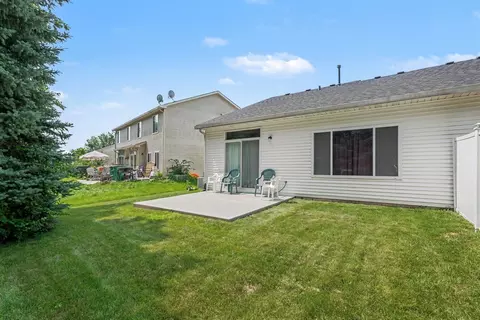 Exterior - 2824 Sun Valley Dr, Plainfield, IL 60586 photo 2 of 3