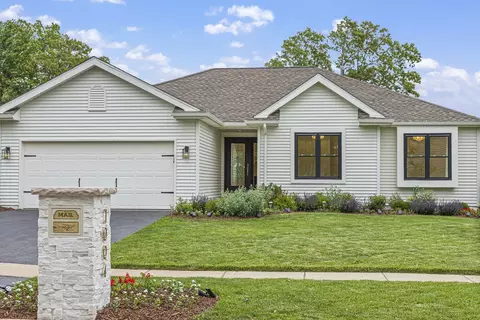 1004 Golden Ave, Woodstock, IL 60098