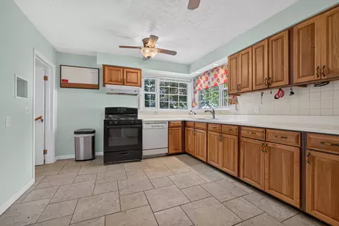Kitchen - 14061408 S East St, Bloomington, IL 61701 photo 1 of 3