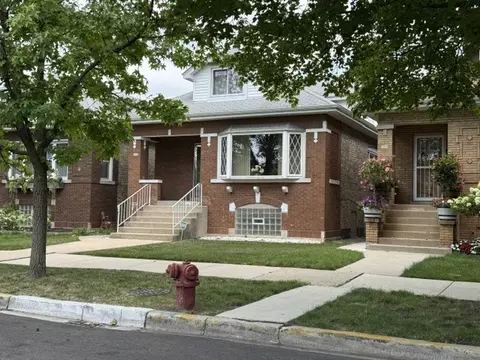 5330 W Melrose St, Chicago, IL 60641