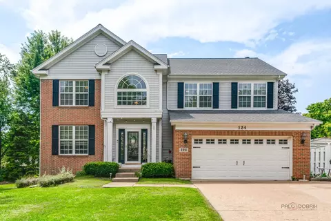 124 Carmella Dr, Crystal Lake, IL 60012
