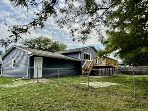 Exterior - 104 Suelynn Dr, Normal, IL 61761 photo 6 of 10
