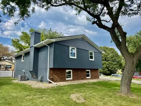 Exterior - 104 Suelynn Dr, Normal, IL 61761 photo 9 of 10