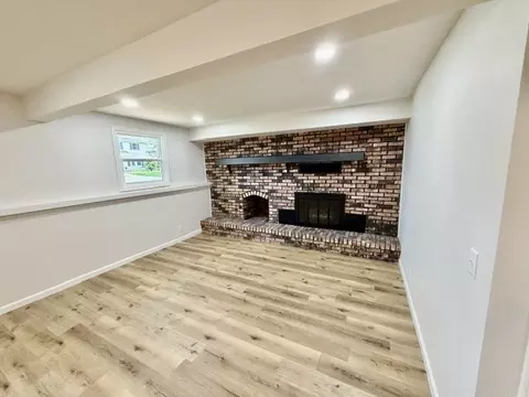 Living - 104 Suelynn Dr, Normal, IL 61761 photo 6 of 9