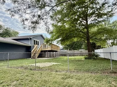 Exterior - 104 Suelynn Dr, Normal, IL 61761 photo 7 of 10