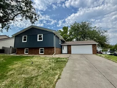 Exterior - 104 Suelynn Dr, Normal, IL 61761 photo 5 of 10