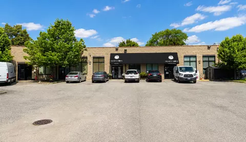 3515 W Grand Ave, Chicago, IL 60651