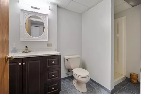 Bath - 736 Deborah Ave, Elgin, IL 60123 photo 4 of 4