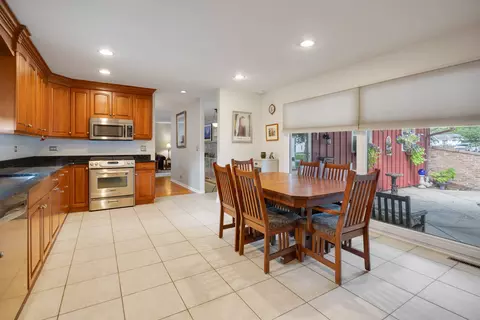 Kitchen - 736 Deborah Ave, Elgin, IL 60123 photo 4 of 4