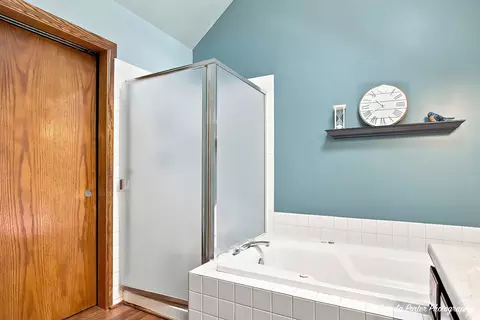 Bath - 4729 Crystal Trl, Mchenry, IL 60050 photo 2 of 3